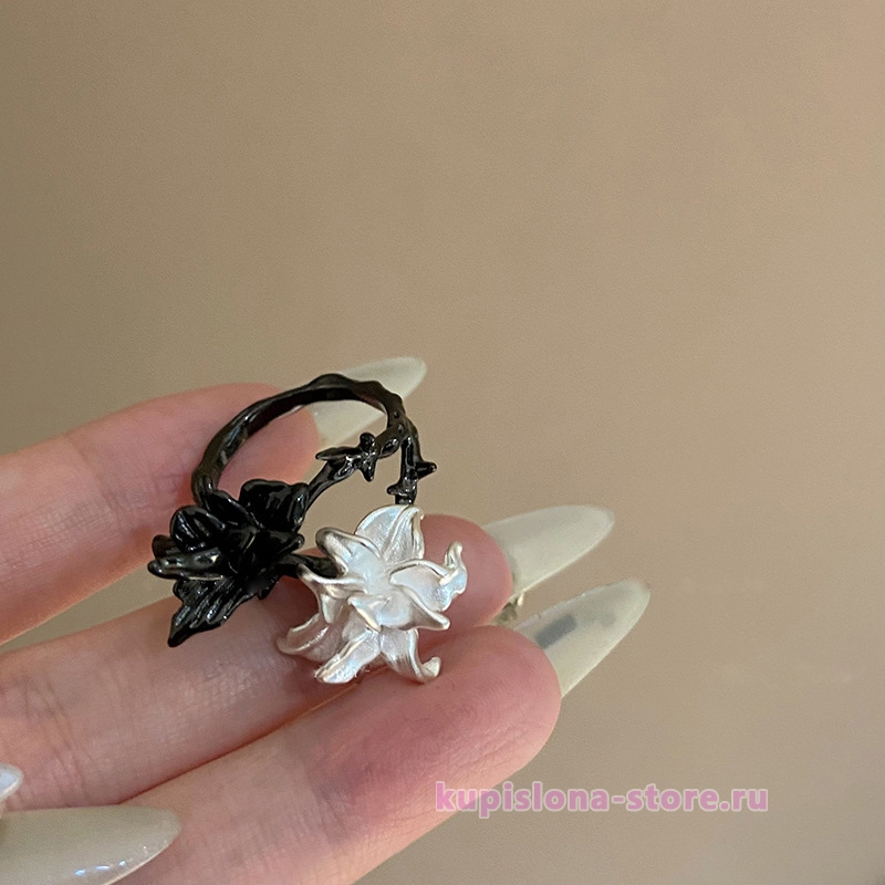 Кольцо «Dark flowers» Кольцо «Dark flowers»