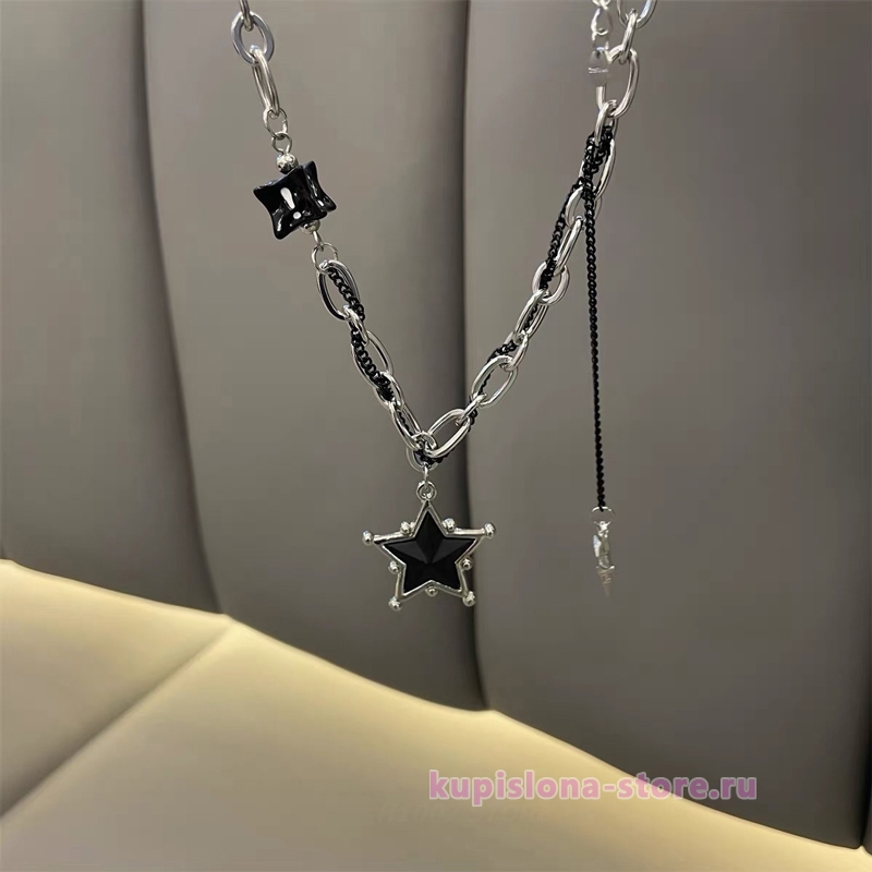 Подвеска на цепочке «Black star» Подвеска на цепочке «Black star»