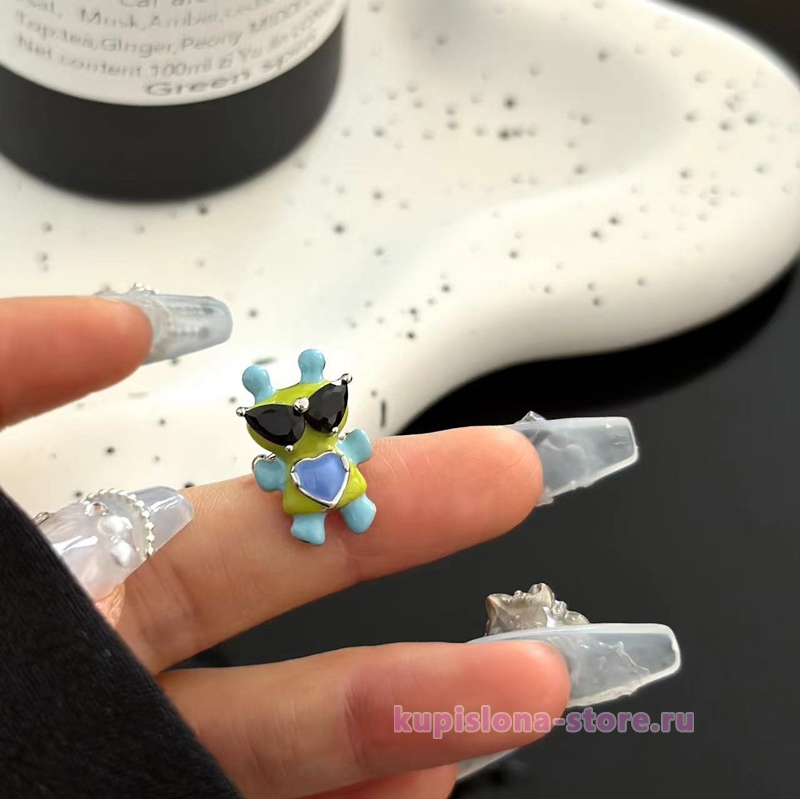 Серьга «Stylish alien» Серьга «Stylish alien»