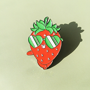 Брошь-значок «Happy strawberry»