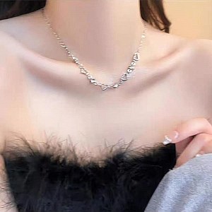 Ожерелье «Love»