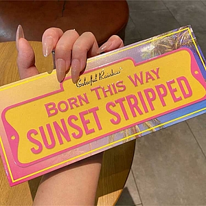 Палетка теней «Born this way»